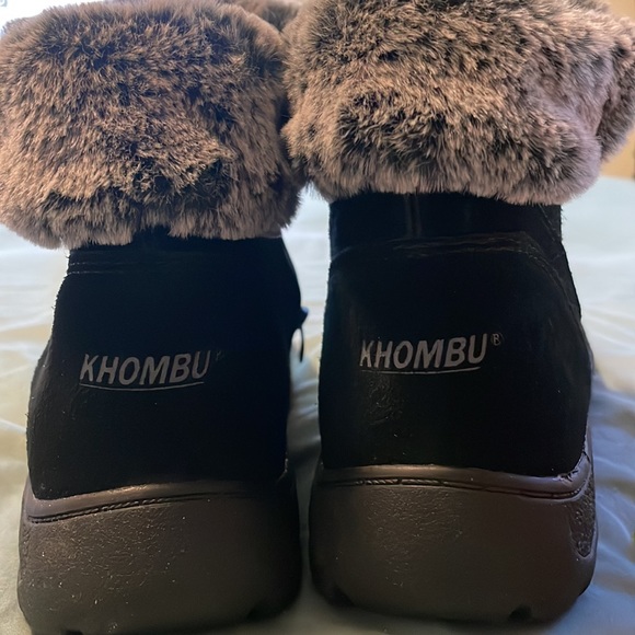 NWOB Khombu Women's Jessica Ankle Boots Faux Fur, Black, size 10M - Picture 6 of 7